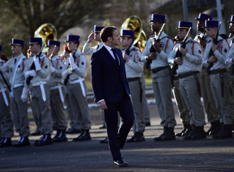 Macron e Biden: arriva l'opposizione dell'esercito