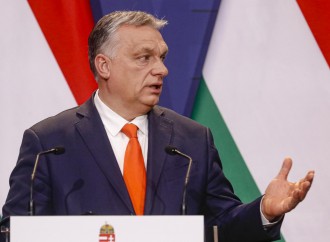 L'Ungheria vola e rimborsa 2 miliardi in tasse alle famiglie