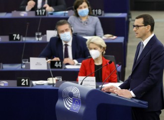 L’Ue ricatta, ma la Polonia smaschera i giacobini europei