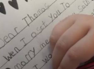 Bambini costretti a scrivere lettere d'amore gay in una scuola inglese