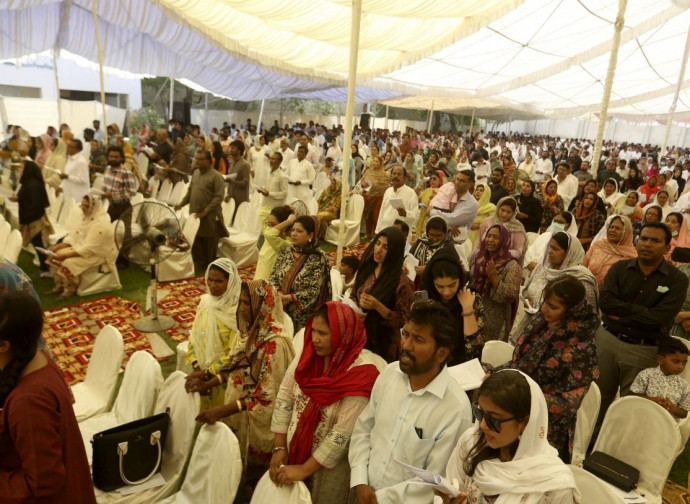 Cristiani a Karachi, Pakistan, per il Venerdì Santo 2022 (Ap via LaPresse)