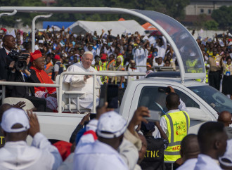 Bagno di folla per il Papa a Kinshasa