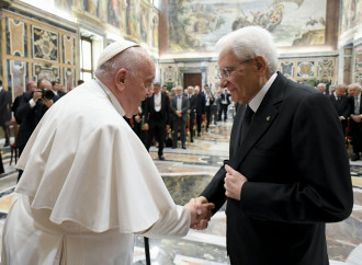 Il Papa premia Mattarella: schiaffo ai cattolici coerenti