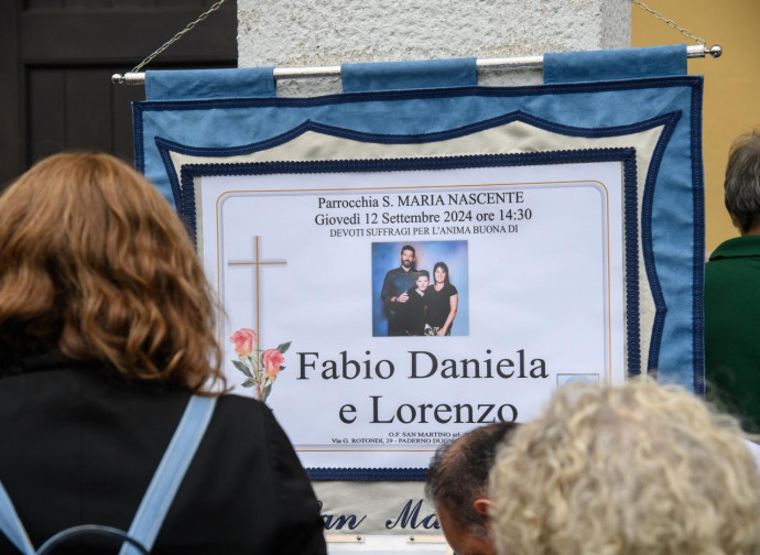 Funerali vittime triplice omicidio Paderno Dugnano (foto LaPresse)