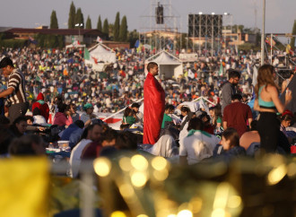 Papa Leone debutta coi giovani: scelte radicali e Eucarestia