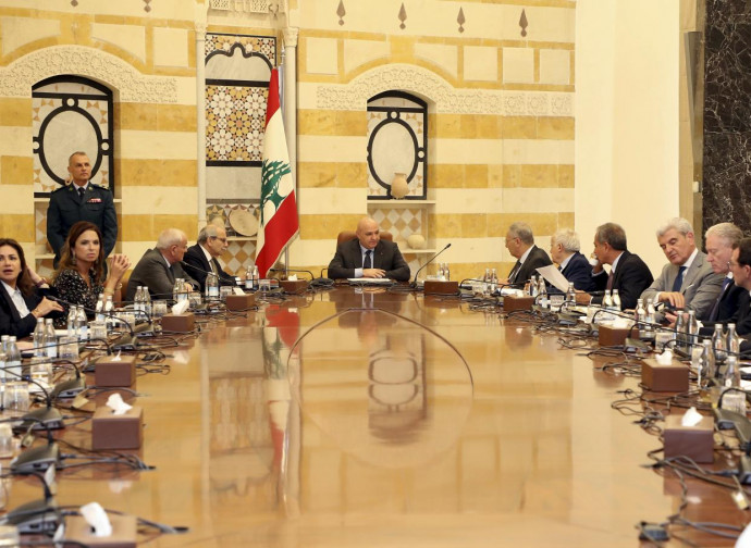 Riunione di gabinetto con il presidente Aoun per il disarmo di Hezbollah, 7 agosto 2025 (Ufficio stampa Presidenza Libano via AP/LaPresse)
