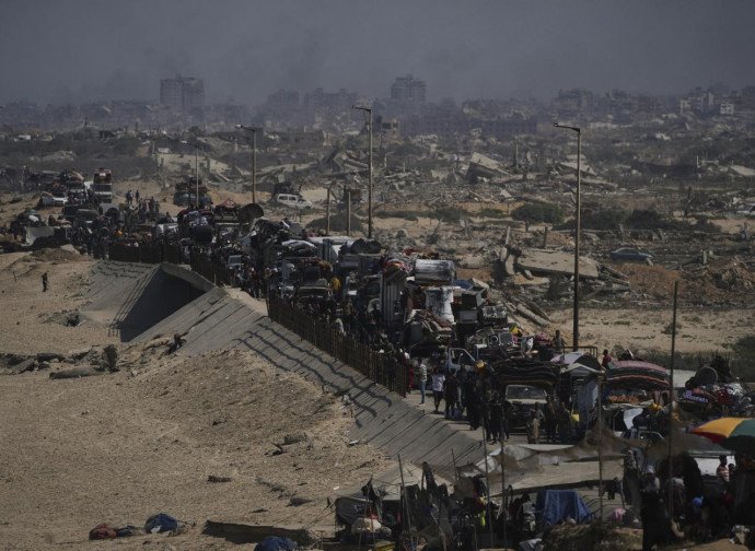Palestinesi lasciano Gaza City, 16/09/2025 (Ap via LaPresse) Palestinesi lasciano Gaza City, 16/09/2025 (Ap via LaPresse)