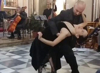 Tango e danza del ventre in chiesa: ipocrita beneficenza