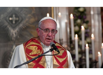 Il Papa a fianco degli armeni: «Lo sterminio subito brucia nel cuore».