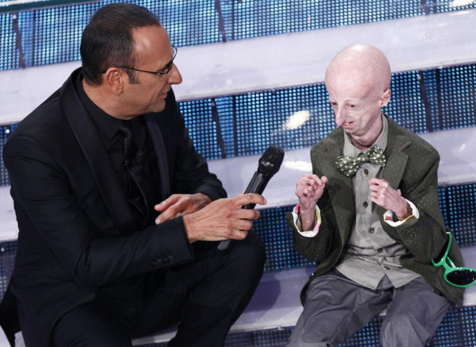 Carlo Conti e Sammy Basso a Sanremo 2015 (LaPresse)