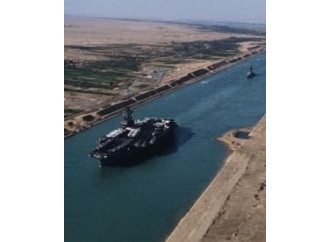 Cosa (ci) insegna
il raddoppio del
Canale di Suez