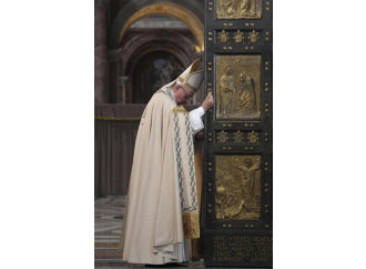 Il Giubileo va in archivio. Il Papa: «Si chiude
la Porta Santa, ma non la misericordia di Dio»