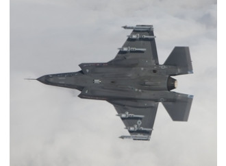 Il finto dibattito
parlamentare
sui caccia F-35