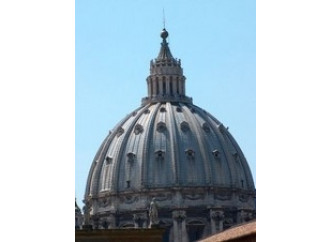 Il Papa, forte invito alla "romanità" dei cattolici