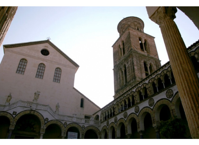 L'interno del Duomo di Salerno