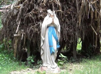 Decapitata la statua della Madonna a Natore, arrestato il catechista Sushil Mardy