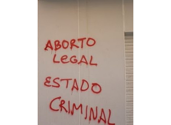 "Aborto legale, Stato criminale"