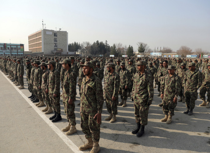 Esercito afghano, diplomati all'accademia militare