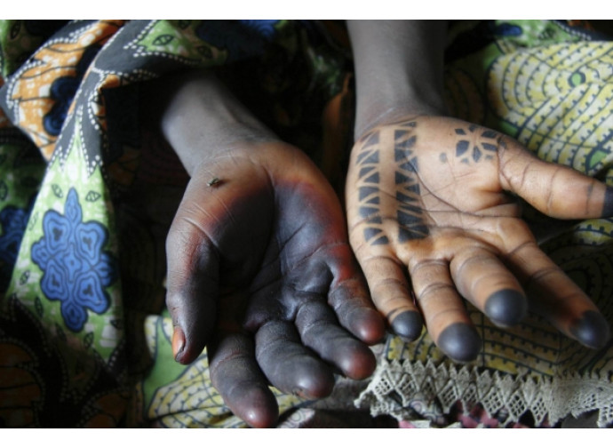 Niger, mani dipinte di una sposa 13enne