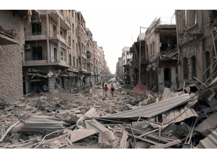 Devastazione nelle vie di Aleppo