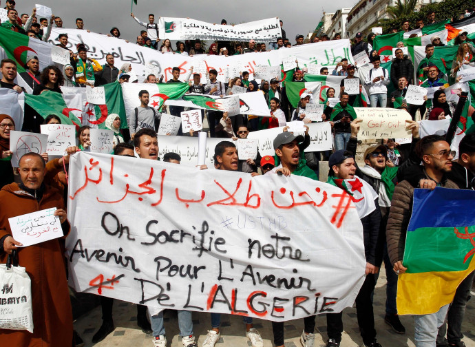 Algeria, continua la protesta di piazza