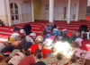 Bambini in moschea, vittime di un esperimento degli adulti