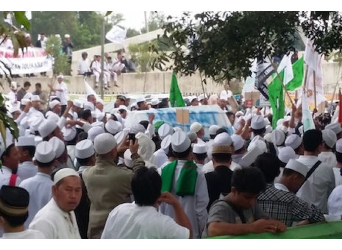 La protesta islamica a Bekasi