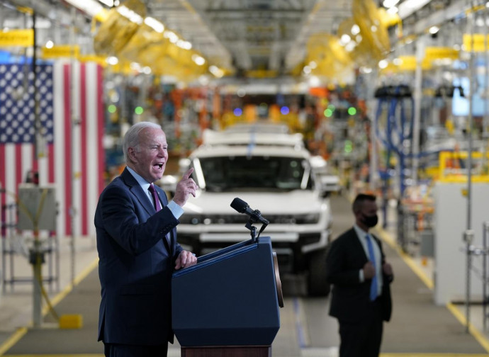 Biden tiene un discorso in una fabbrica della General Motors (La Presse)