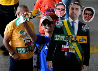 Sostenitori di Bolsonaro festeggiano il primo turno (AP)