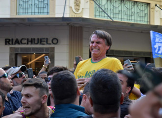 Uccidete Bolsonaro: è l'uomo nero, "omofobo e razzista"