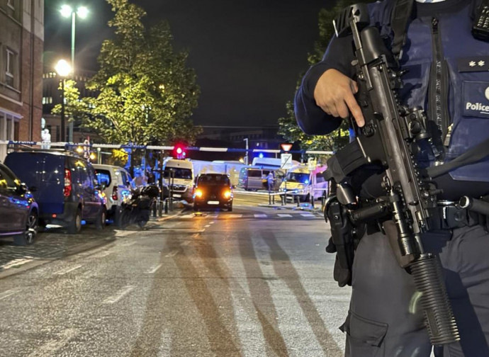 Bruxelles, polizia sul luogo dell'attentato