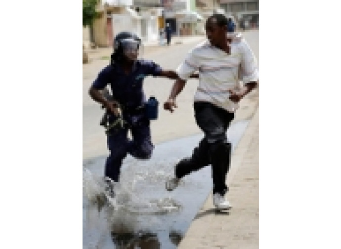 Burundi, polizia in azione