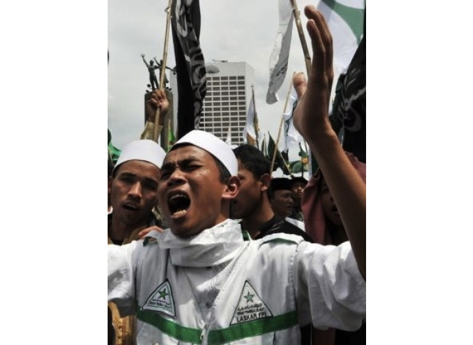 Proteste islamiche contro la costruzione della chiesa a Bekasi