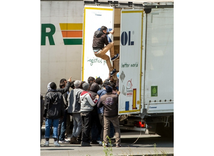 Calais, fuga verso l'Inghilterra