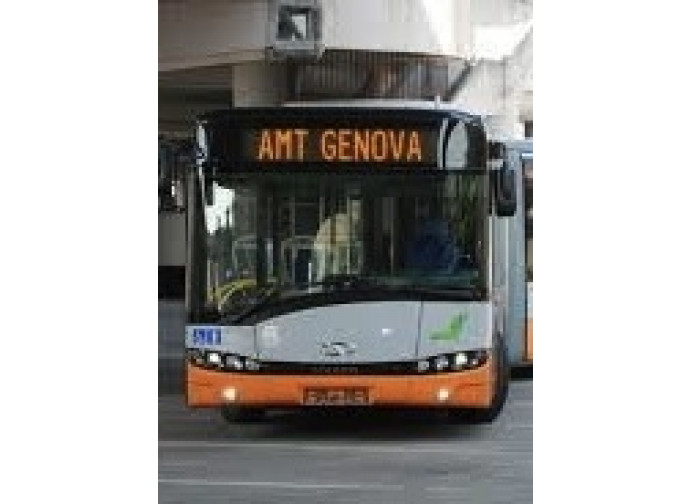L'autobus di Genova dove è avvenuta l'aggressione