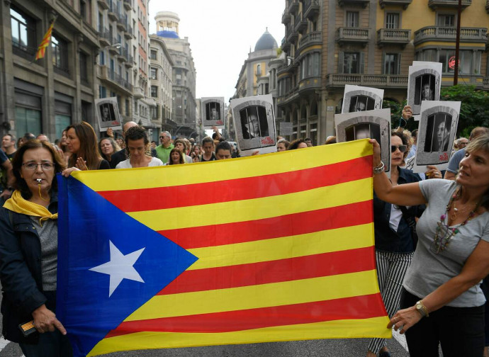 Manifestazione a Barcellona per i leader indipendentisti condannati