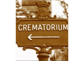 "Sì a cremazione
ma è preferibile
la sepoltura"