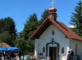 Una donna bavarese chiede una grazia costruendo una chiesa