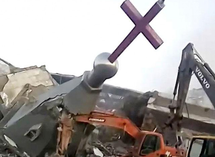 Demolizione di una chiesa in Cina