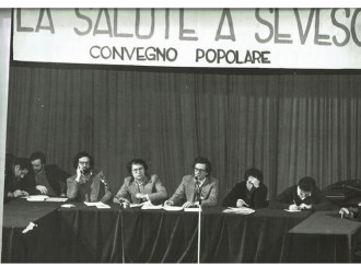 Ambroglio Bertoglio (terzo da sinistra) a un convegno del novembre 1976