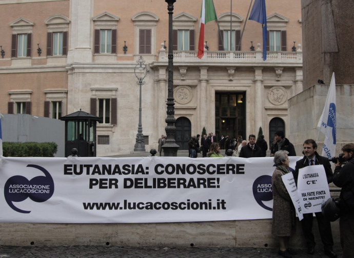 Manifestazione dell'associazione Luca Coscioni pro-eutanasia