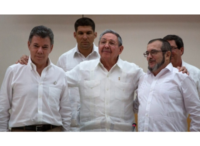 Accordi di pace: Santos, Raul Castro e "Timochenko"