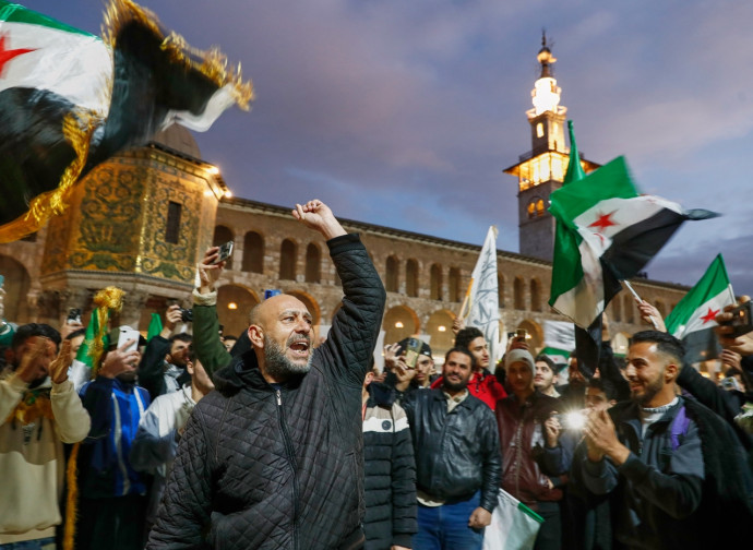 Damasco, festa per l'anniversario della caduta di Assad (La Presse)