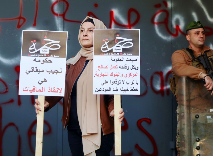 La protesta dei correntisti contro le banche (foto di Elisa Gestri)