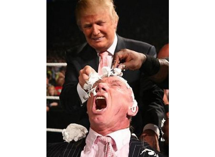 Trump, sul ring, rapa a zero Vince MacMahon