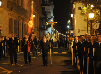 Sentenza woke: anche donne nelle confraternite maschili