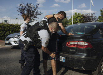 Francia: i matrimoni "grigi", espediente per evitare l'espulsione