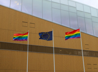 Bandiere UE e arcobaleno