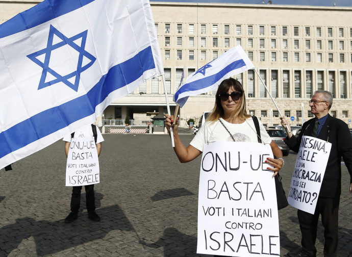 Manifestazione filo-Israele di fronte alla Farnesina