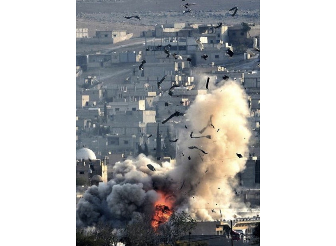 Bombe americane sui territori siriani controllati dall'Isis